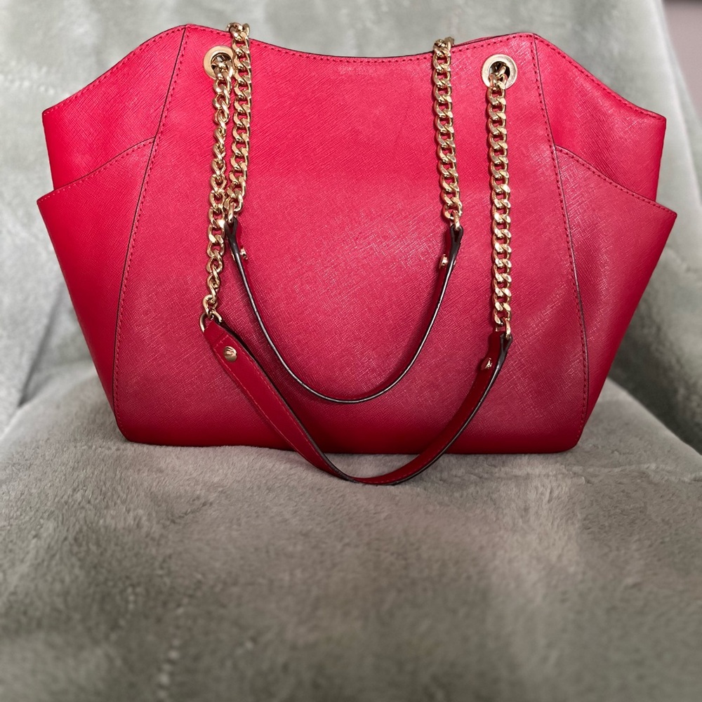 Michael Kors Red Saffiano Leather Shoulder Bag with Gold Chain - Picture 3 of 12